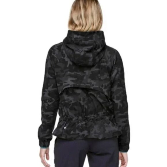 Lululemon Pack It Up Hood Water Repellent Jacket Incognito Camo | Women's Size 6 - Picture 8 of 13